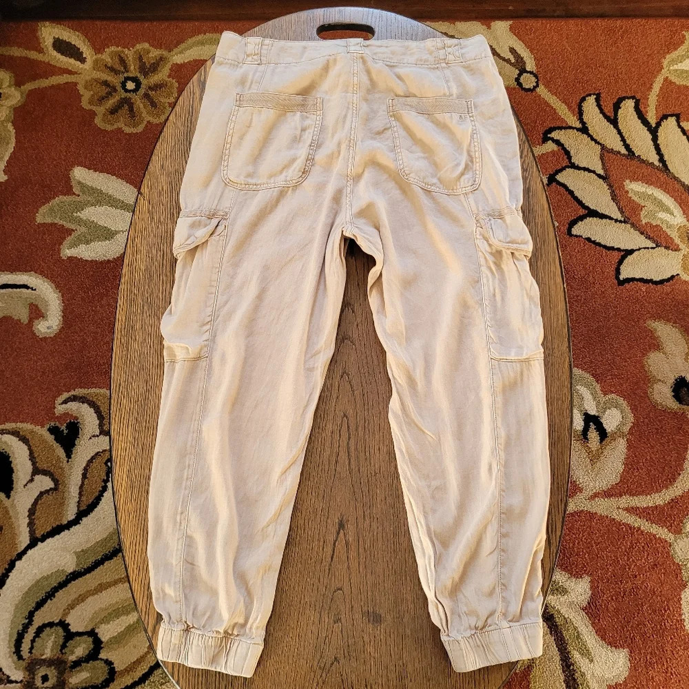 American Eagle Tan Linen Blend Cargo Elastic Cuff Joggers Size Women 16 - Picture 5 of 13
